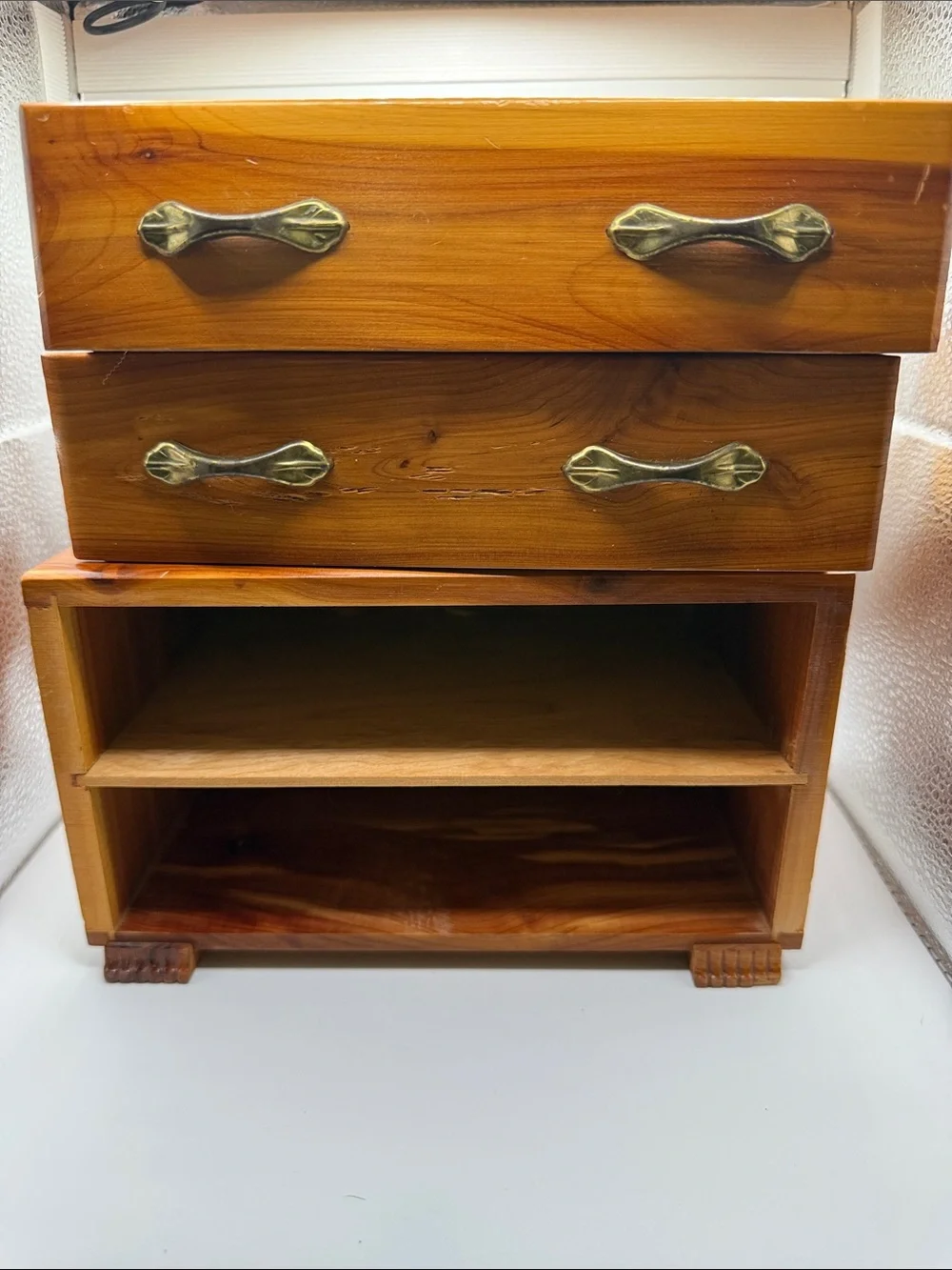 Vtg salesman sample cedar chest features two drawers w/distinctive brass handles